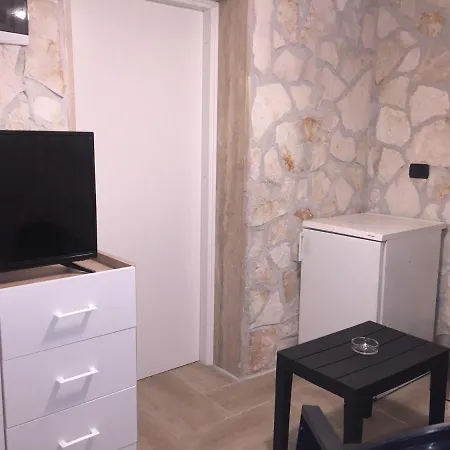 La Pietra 3*