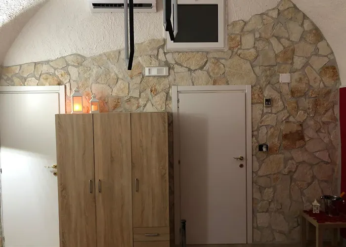 ゲストハウス La Pietra 3*